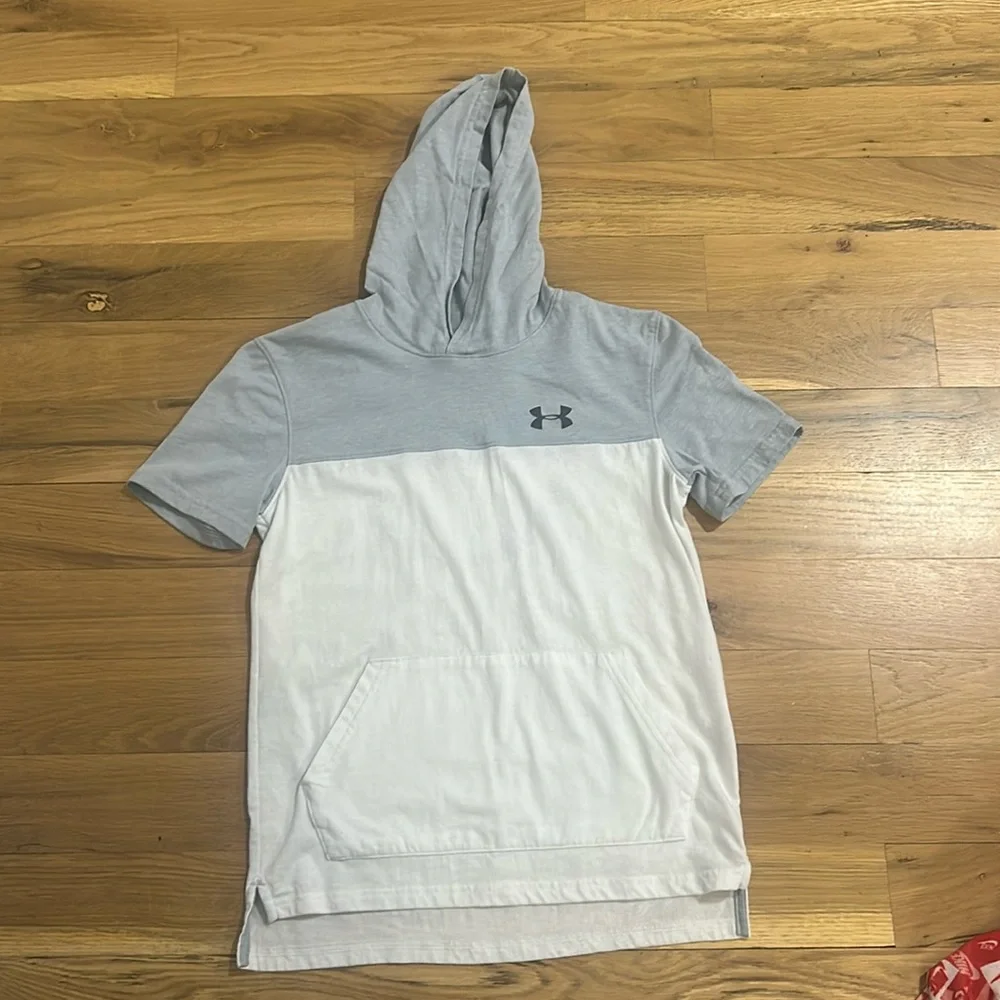 Under Armour Heatgear Short Sleeve Hoodie Youth - Picture 1 of 3